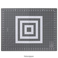 滑り止めベース付き折りたたみカッティングマット (18インチ x 24インチ) DZ0DJT480 Fiskars 道具
